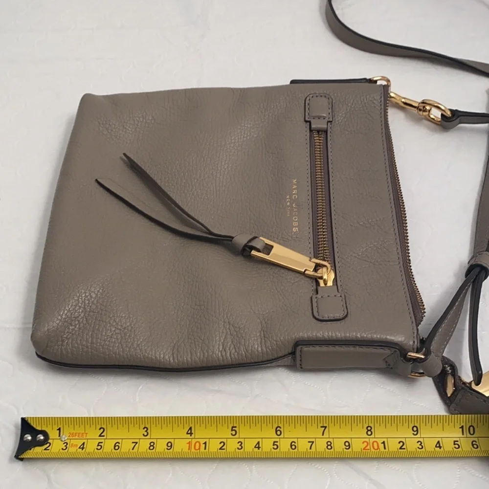 Marc Jacobs Recruit leather crossbody bag in Beige